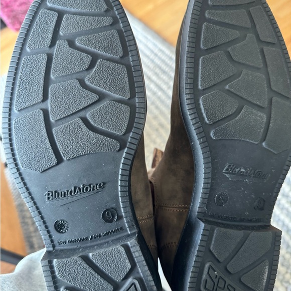 Blundstone Brown Chelsea Boots for Men - Picture 7 of 7